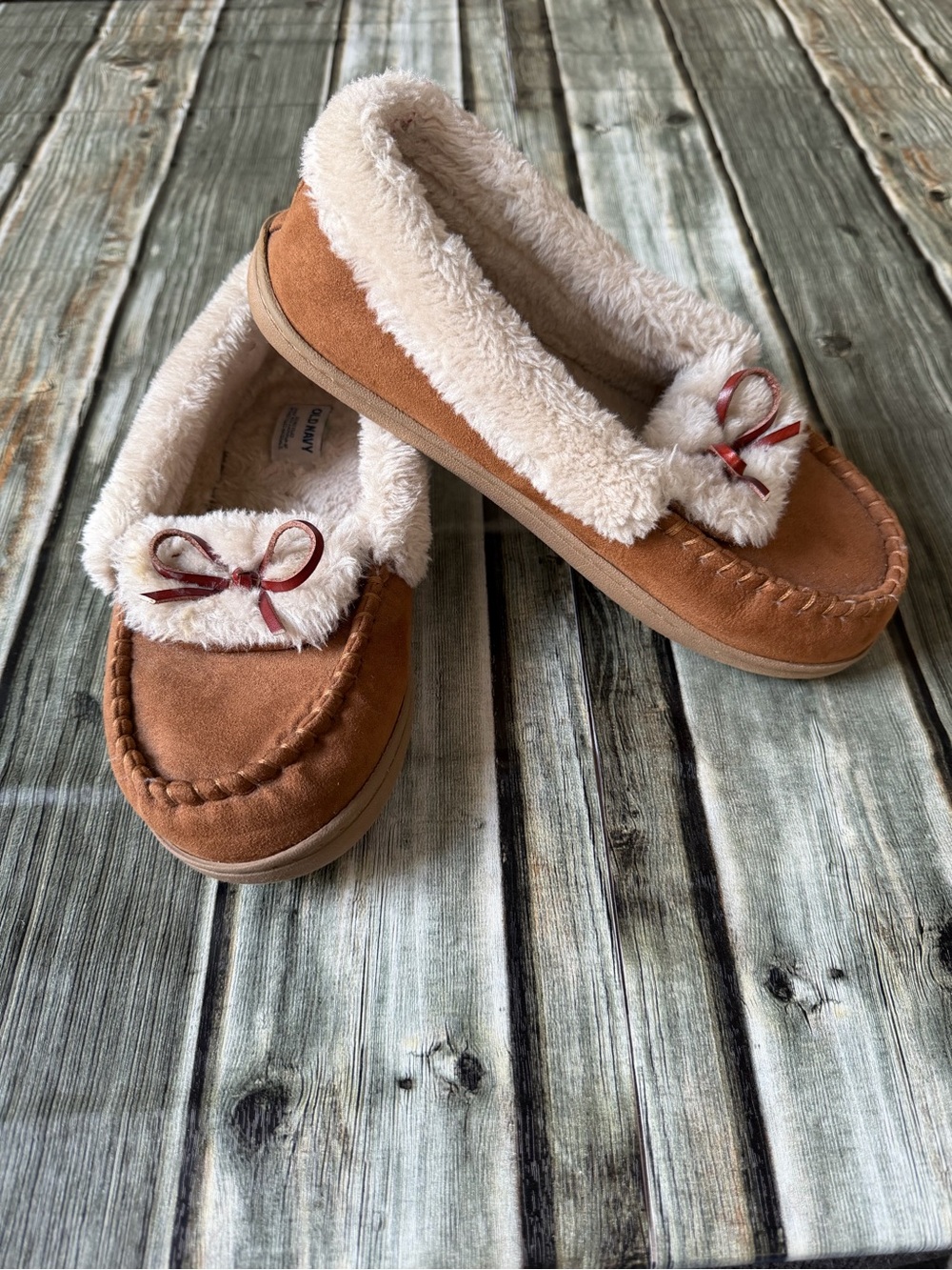 Old Navy Chestnut Faux-Suede Moccasin Slippers w/ Fur Trim Bow